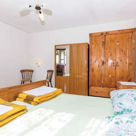 In 15333 Apartment *