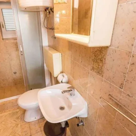 Apartamento In 15333 Novi Vinodolski